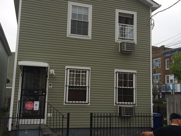 4th image of 79 Belmont Ave