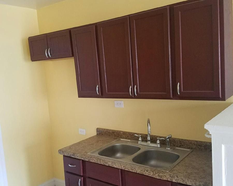2nd image of 1818 E 72nd St APT 1