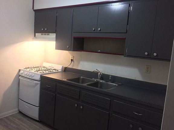 3rd image of 2128 Lamar St APT 2