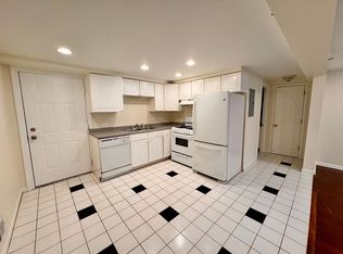 136 Hill St #3, Portsmouth, NH 03801