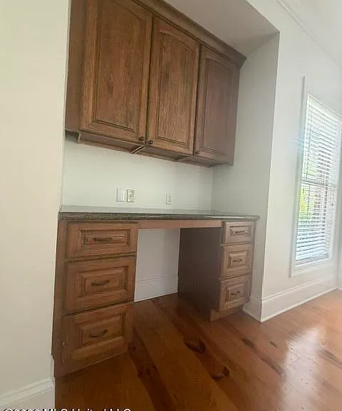 242 Huntington Holw — Photo 5
