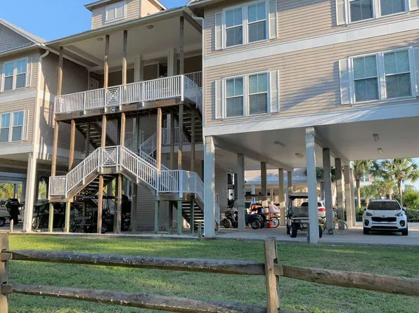 132 1st Ave E, Horseshoe Beach, FL 32648