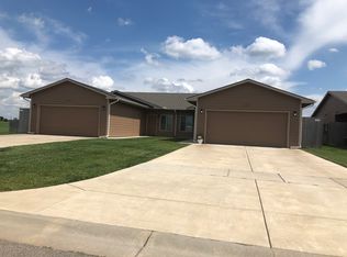 5569 N Lycee Ct, Bel Aire, KS 67226