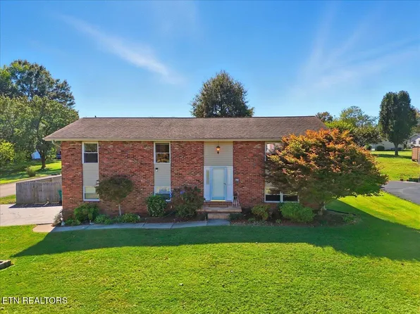 701 Foster Dr, Lenoir City, TN 37772