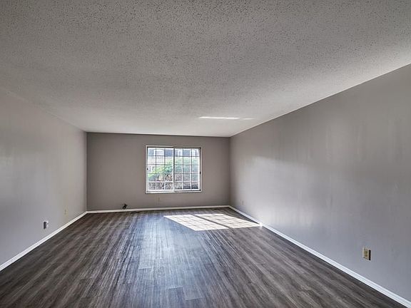 2nd image of 922 Hoover Village Dr APT A