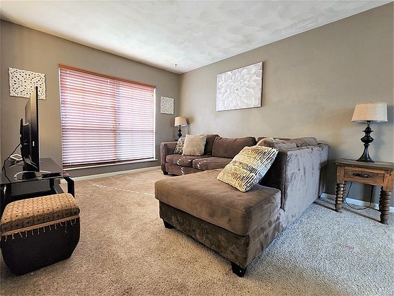 2nd image of 1607 Starlite Dr