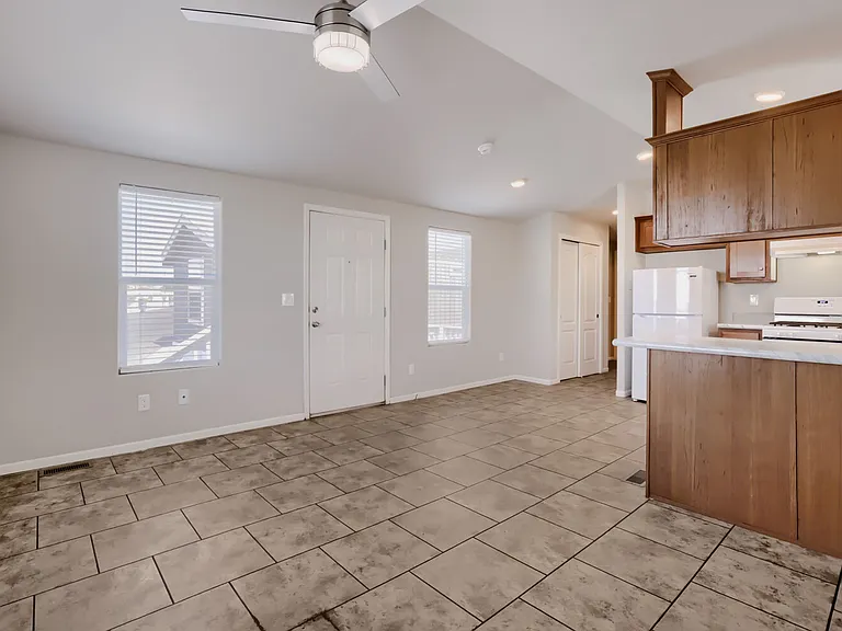 2434 E Main St #14 — Photo 9