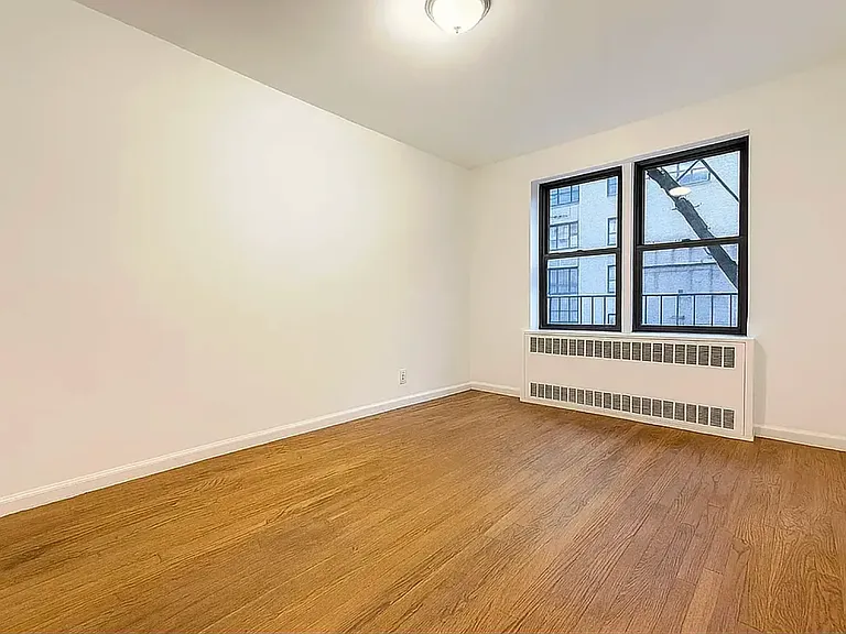 315 E 56th St #5B — Photo 5