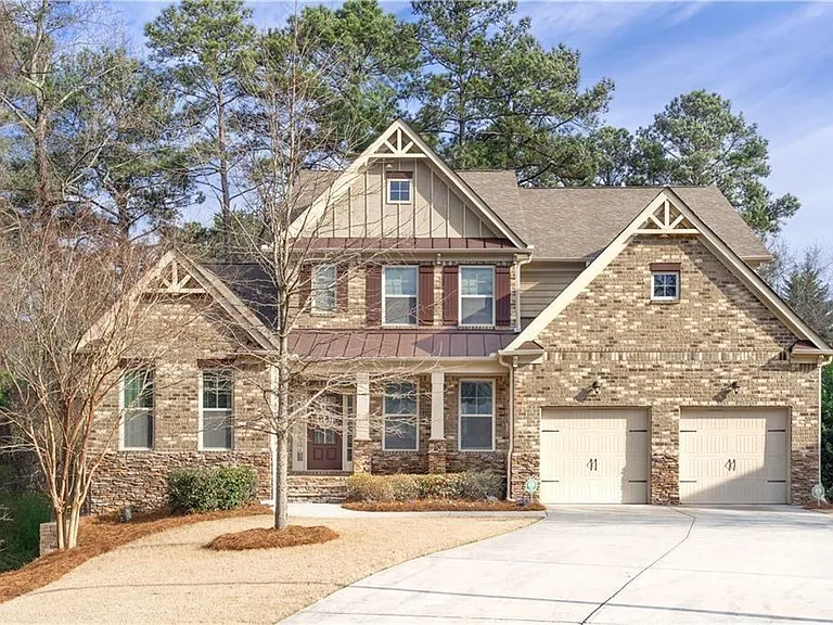 7740 Stratford Ln — Photo 1