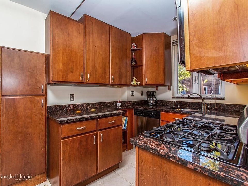 1st image of 3993 48th St
