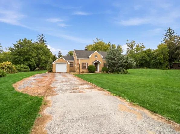 300 E Camp McDonald Rd, Prospect Heights, IL 60070