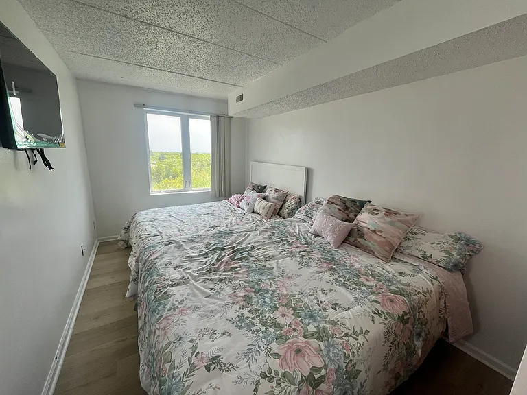 4600 W Brigantine Ave #305 — Photo 14