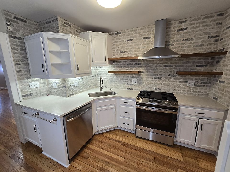 Beautifully updated kitchen