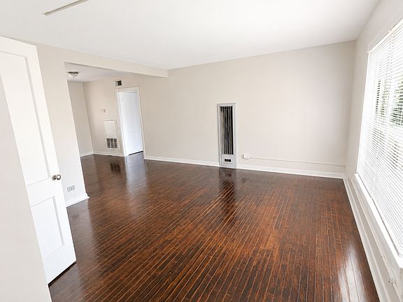 3rd image of 2345 Cincinnati Ave APT 4