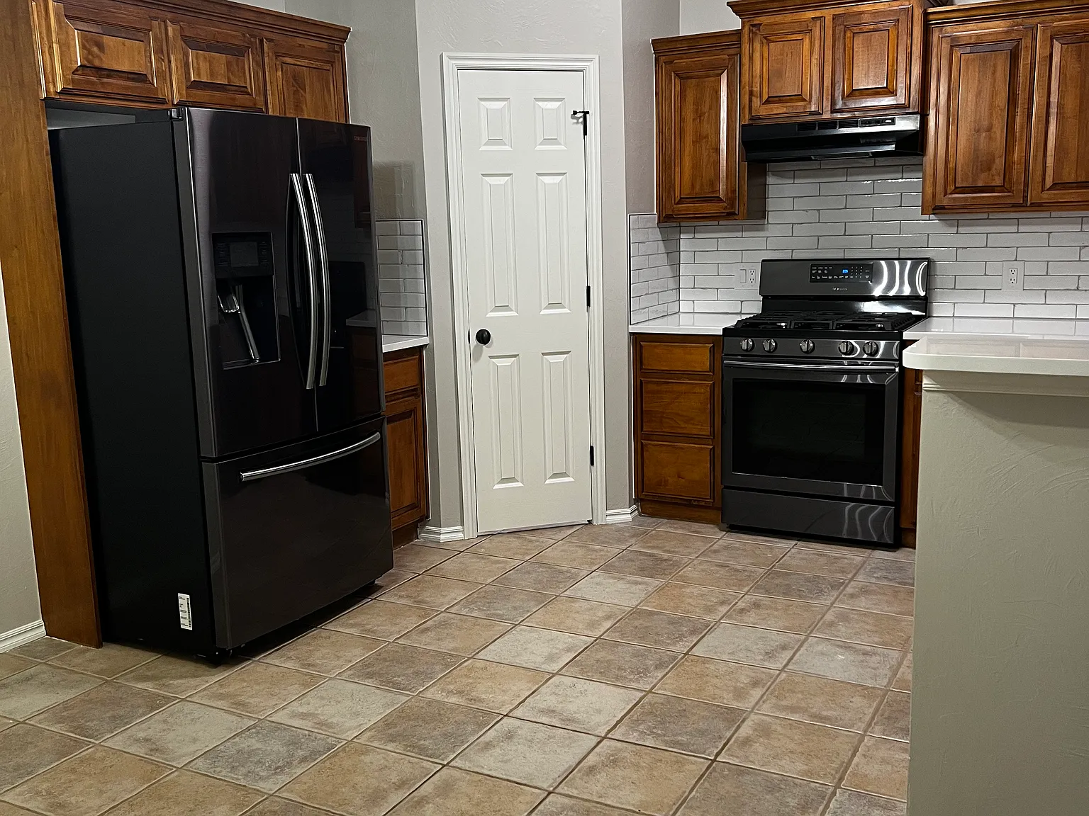 3 bed, 1377 sqft, $1,650 — Photo 4