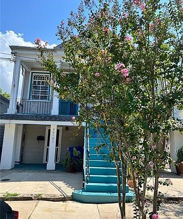 2nd image of 3018 Grand Ave
