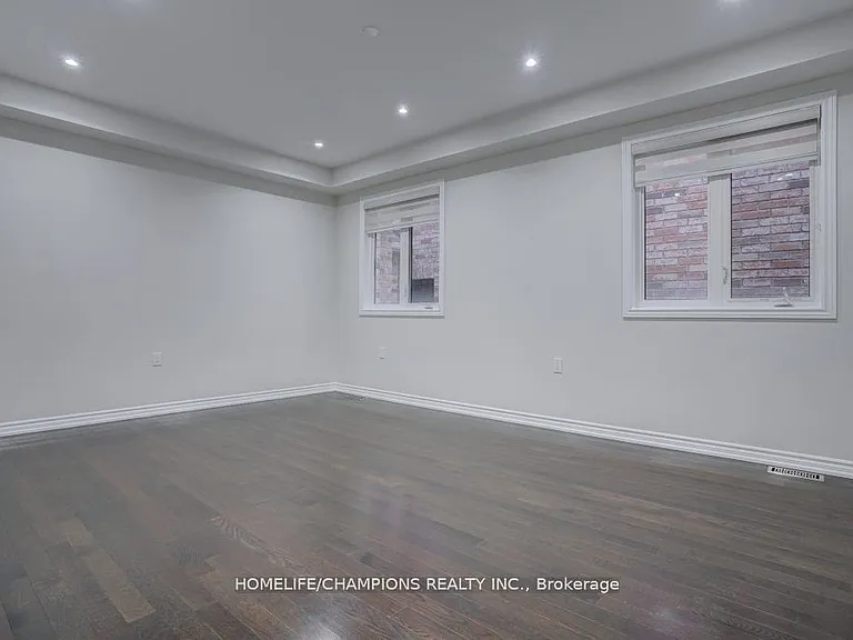 102 Benadir Ave — Photo 19