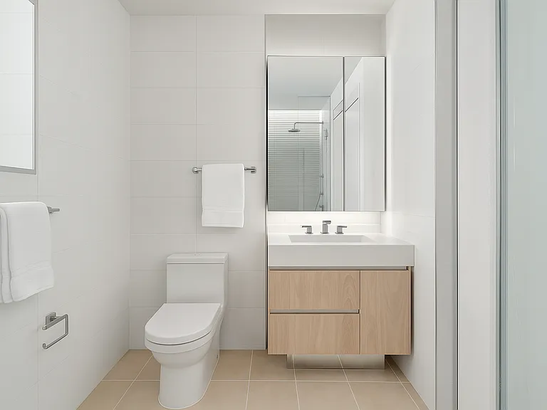 555 W 43rd St #7R — Photo 8