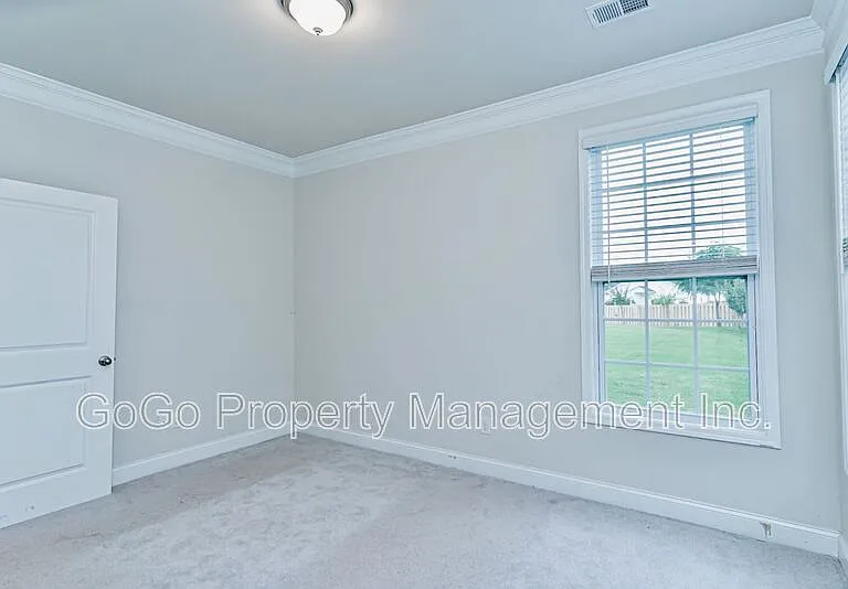 110 Northwild Dr — Photo 15
