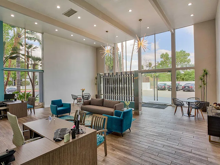 Summerview Beach Resort Luxury Apartments — Photo 5