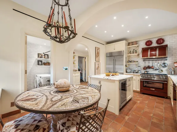 145-146 Central Park West image 1 of 15