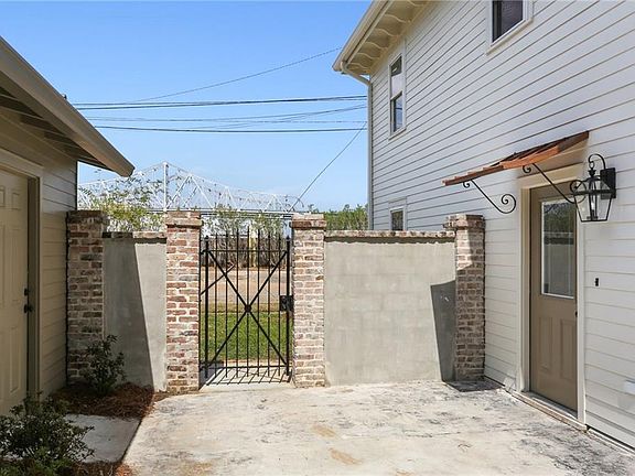 5th image of 514 Perry St