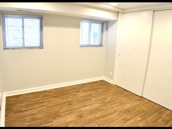 5th image of 2652 N Harding Ave