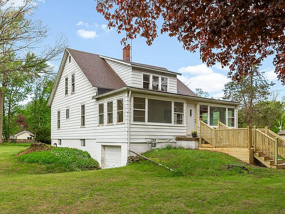2nd image of 320 Johnson Rd