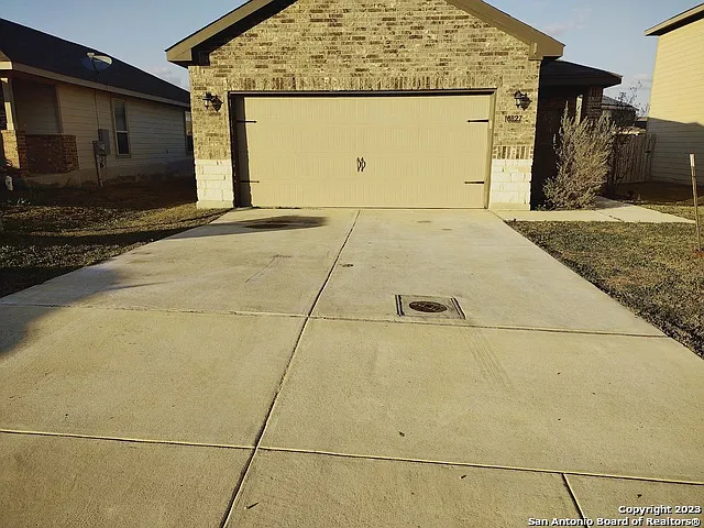 10827 Airmen Dr