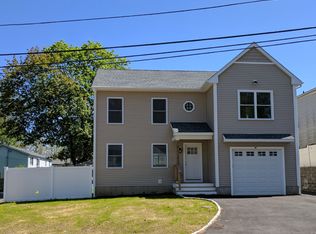 131 Exeter St, Bridgeport, CT 06606