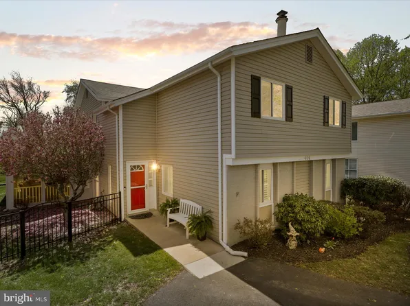 406 Hummer Ct, Sterling, VA 20164