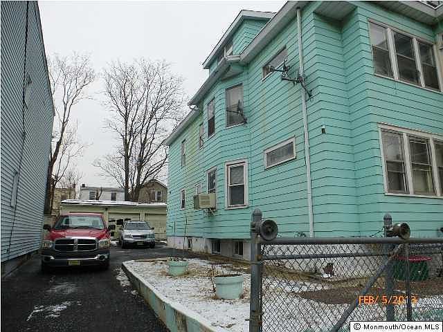 2nd image of 1090 E 22nd Street