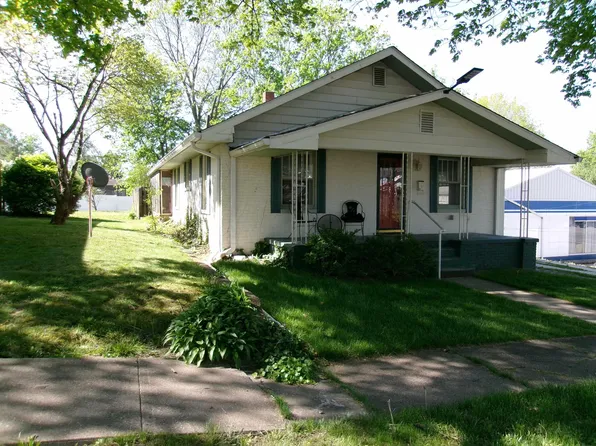 131 E Mechanic St, Bloomfield, IN 47424