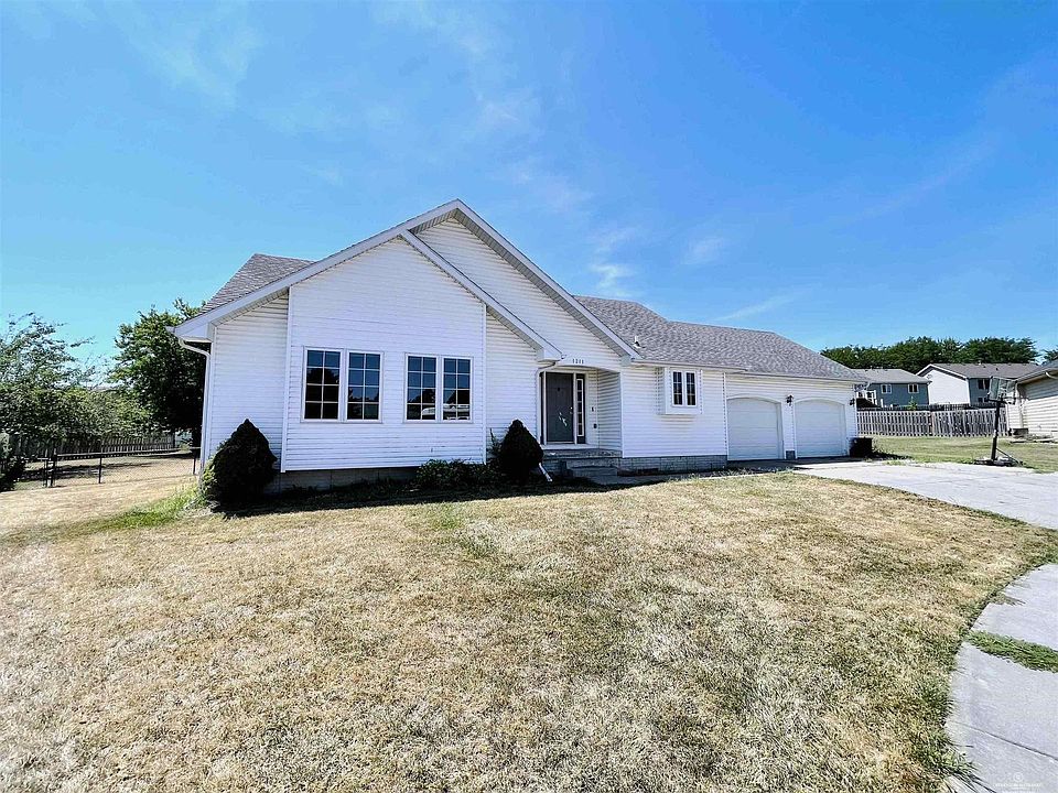 1st image of 1211 Bordeaux Cir