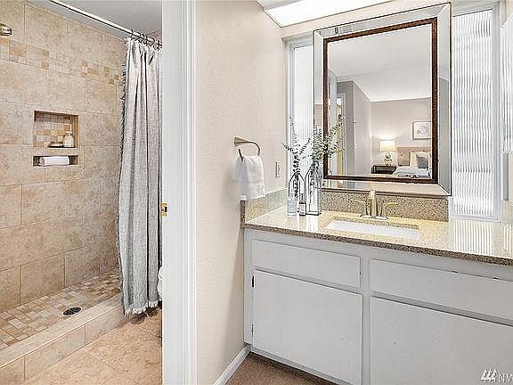 1st image of 8215 NE 122nd Pl
