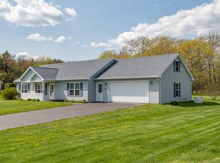 11 Fieldstone Dr, Oakland, ME 04963