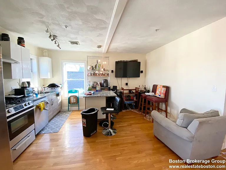 146 Hillside St #1 — Photo 6