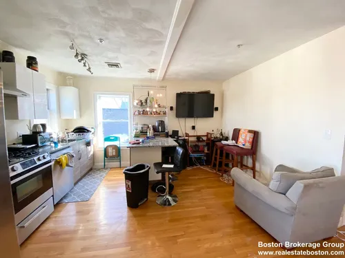 128 Hillside St #3 Photo 1