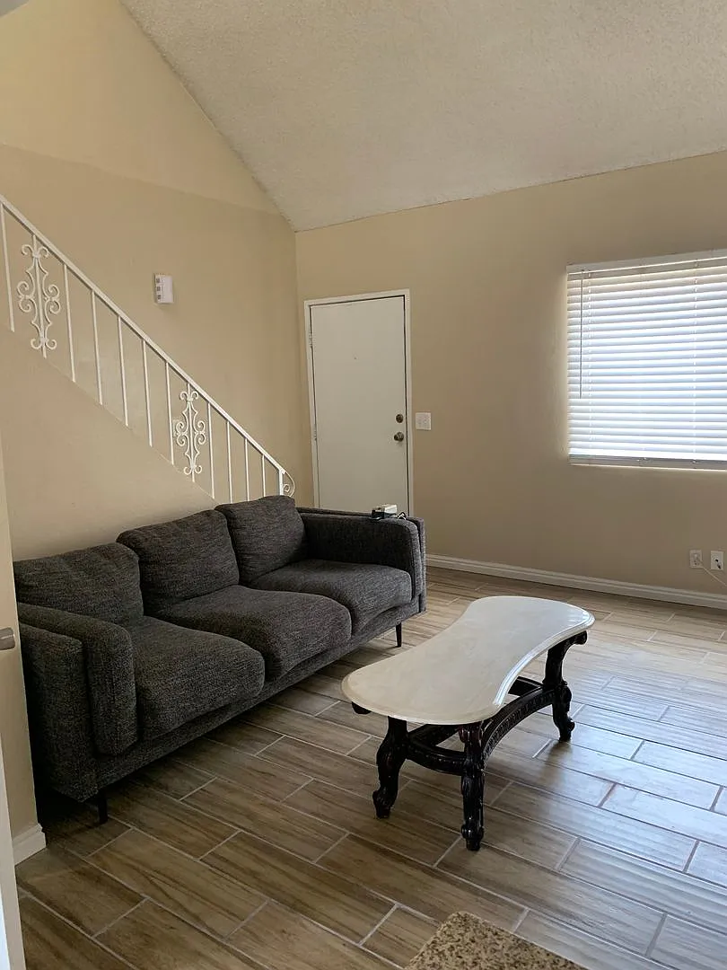 Greene Lane Unit D — Photo 3