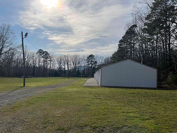 3rd image of 989 Mill Creek Rd