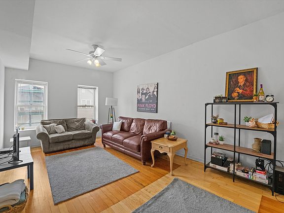 4th image of 2422 N Clybourn Ave #2
