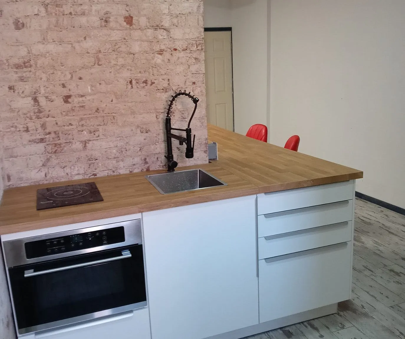 1 bed, 1100 sqft, $1,050 — Photo 3