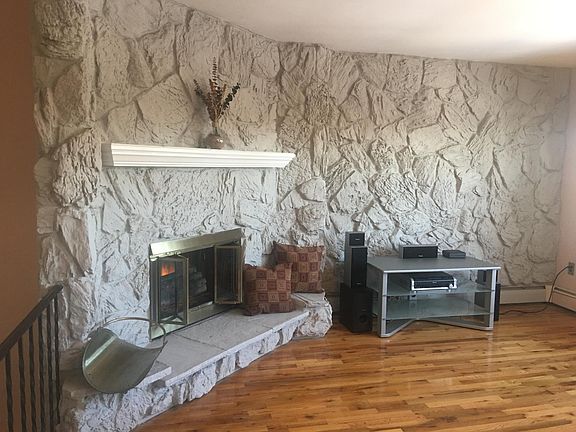 4th image of 59 Durant Ave