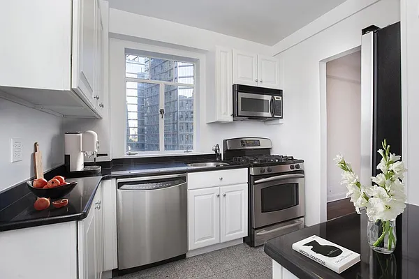 Rented by Central Park South Associates | media 24