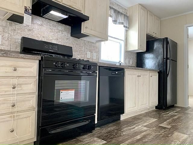 1st image of 517 Blackbird Ln #517