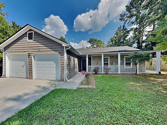 3rd image of 1410 Stoneleigh Way