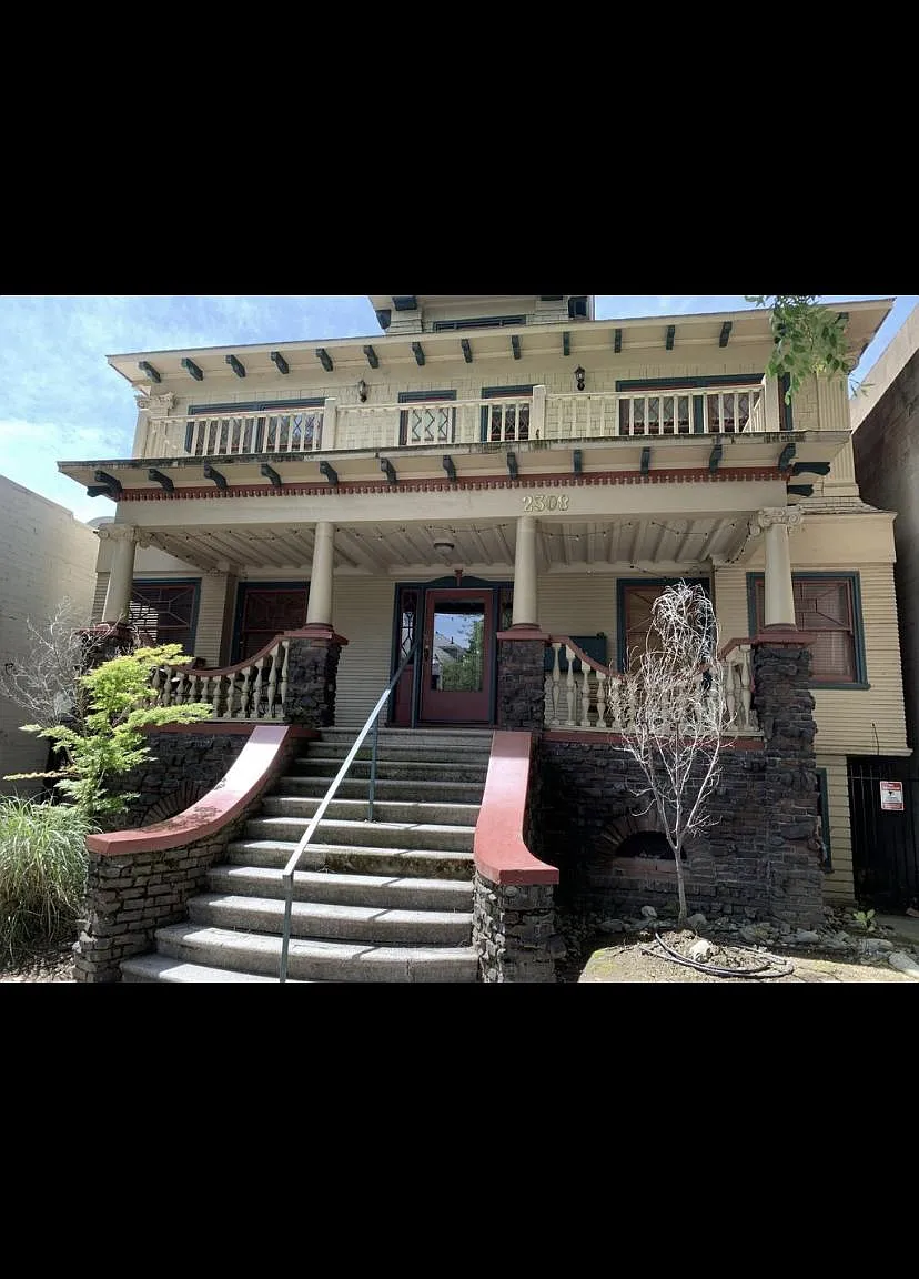 1 bed, 950 sqft, $1,995 — Photo 1