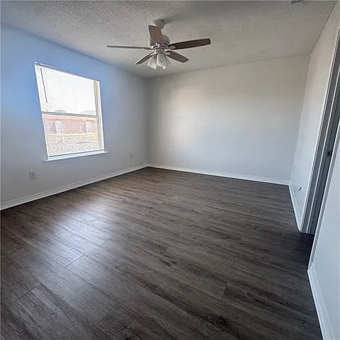1600 Newport Pl #4 — Photo 6