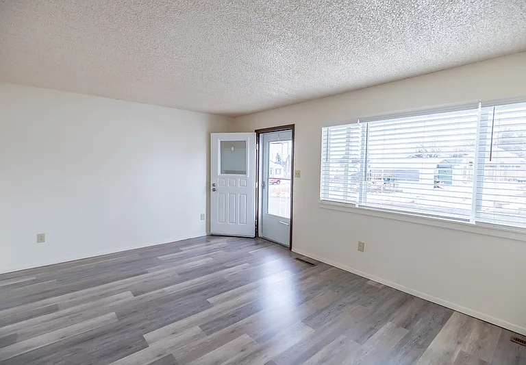 1205 Crook Ave #1 — Photo 4