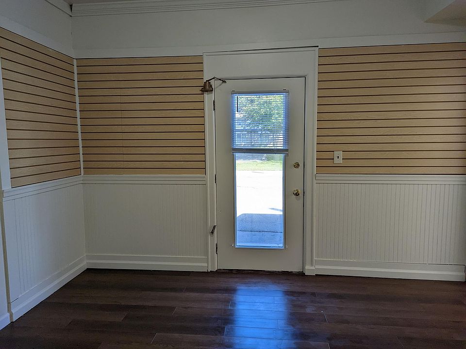 1st image of 108 E Washington St